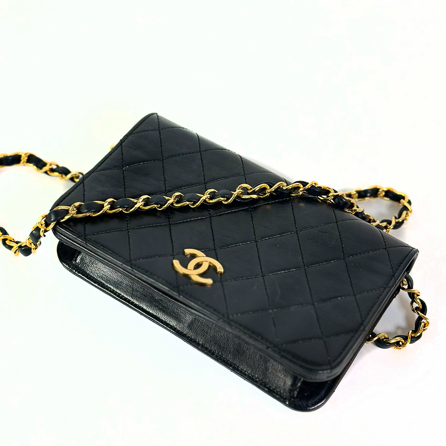 CHANEL Full Flap Chain Shoulder Bag Clutch Black Quilted Lambskin