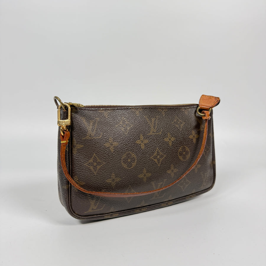 Louis Vuitton Pochette Accessoire