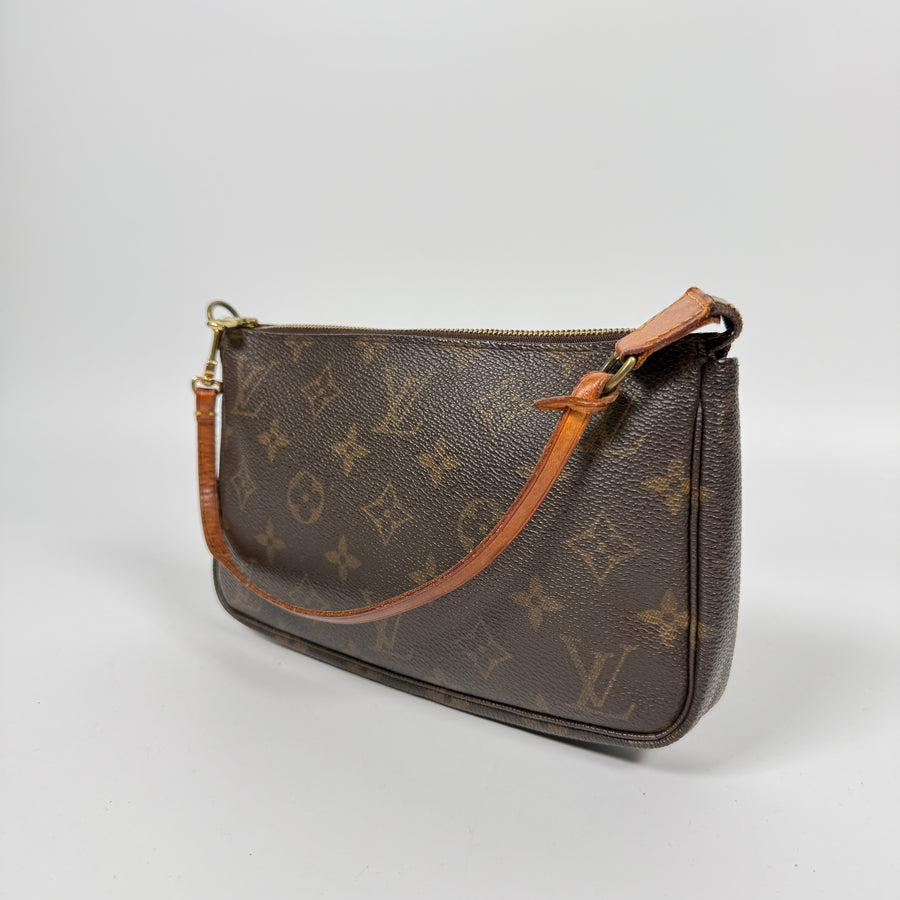 Louis Vuitton Pochette Accessoire