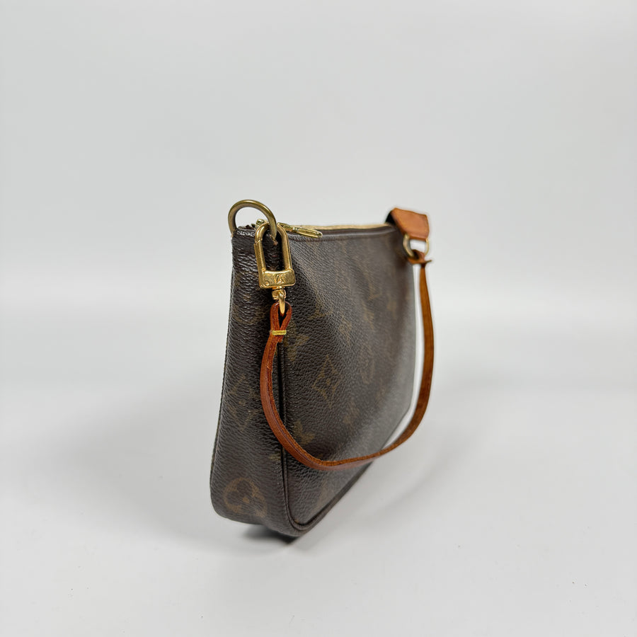 Louis Vuitton Pochette Accessoire