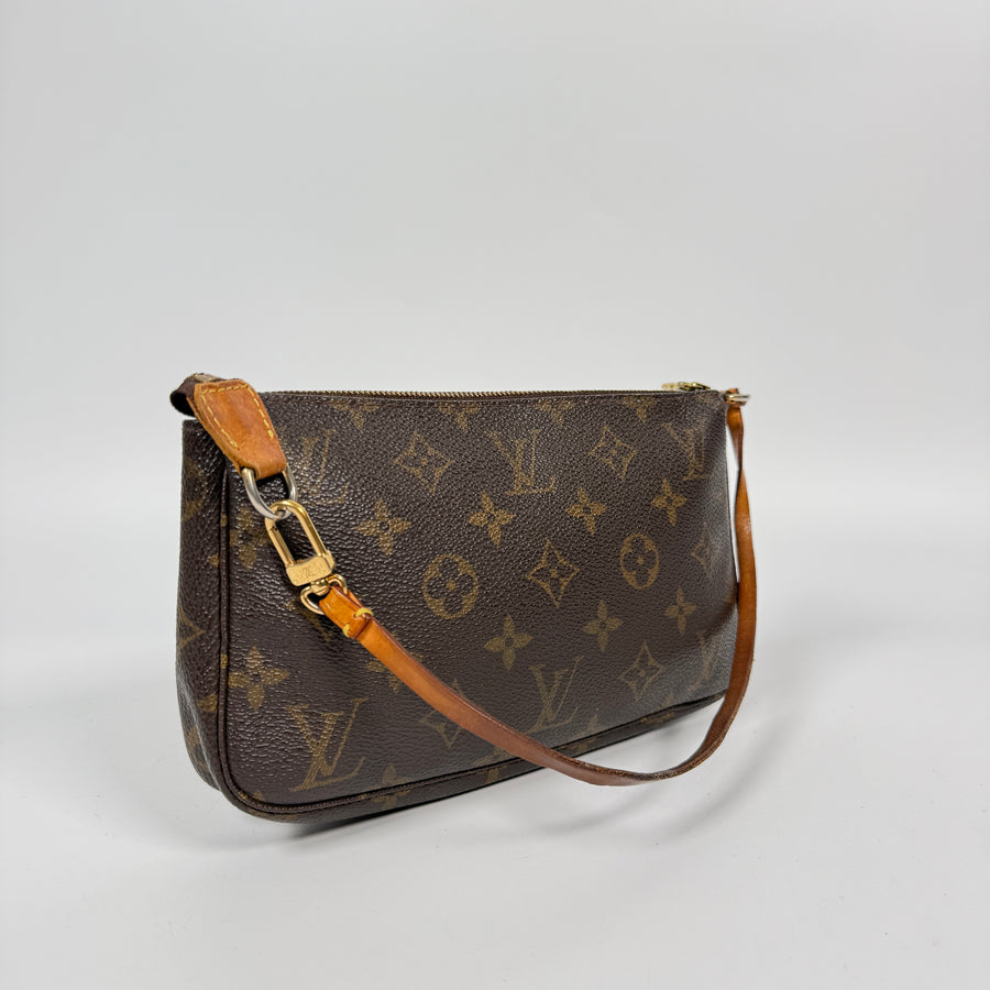 Louis Vuitton Pochette Accessoire