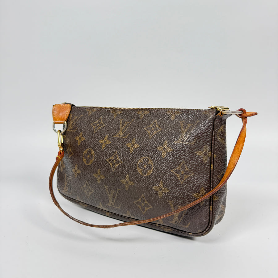 Louis Vuitton Pochette Accessoire