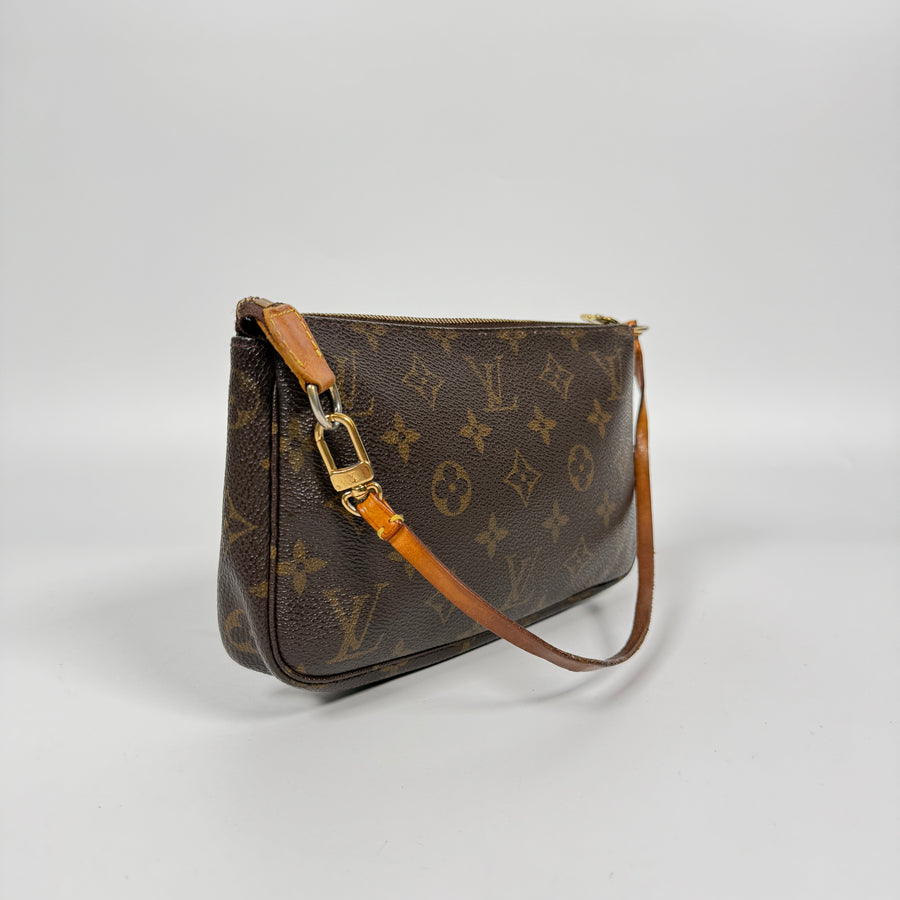 Louis Vuitton Pochette Accessoire