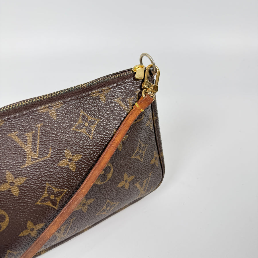 Louis Vuitton Pochette Accessoire
