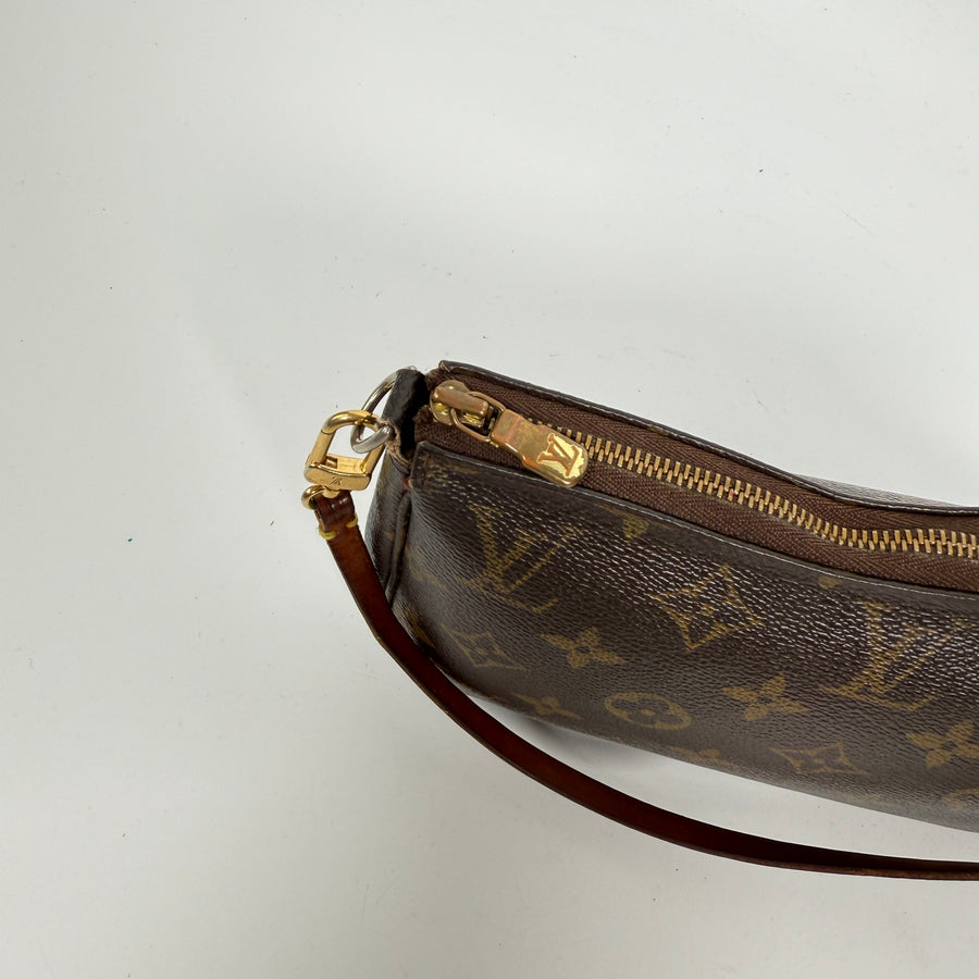 Louis Vuitton Pochette Accessoire