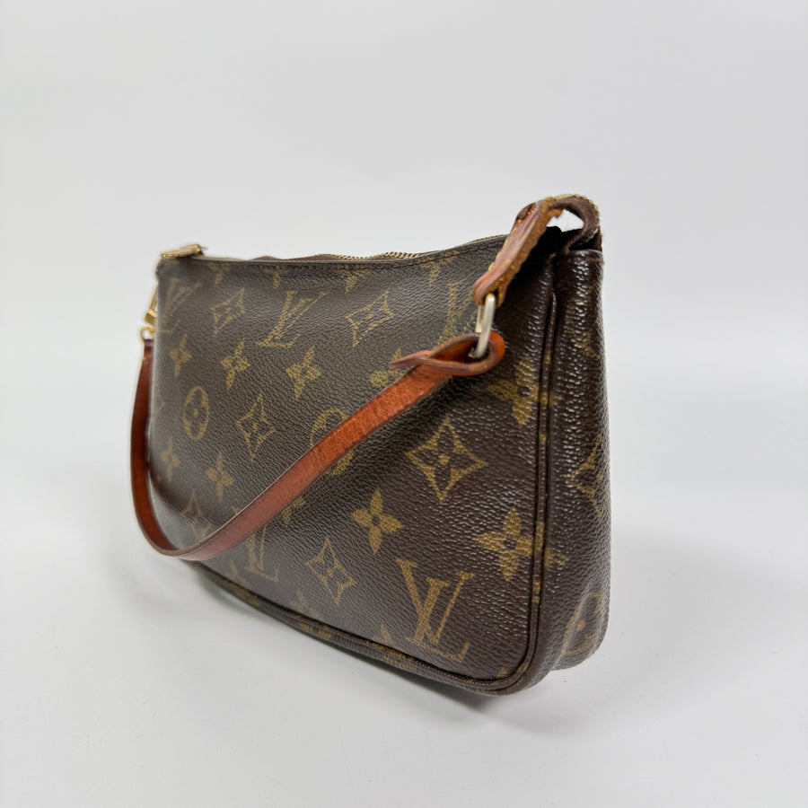 Louis Vuitton Pochette Accessoire