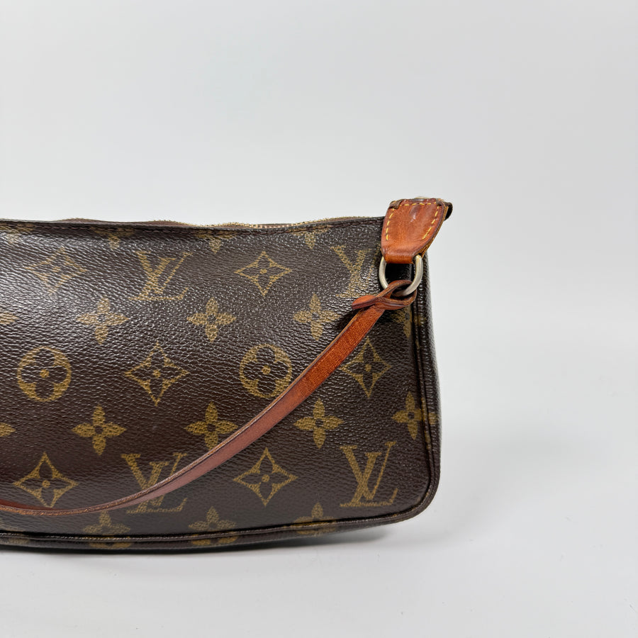 Louis Vuitton Pochette Accessoire
