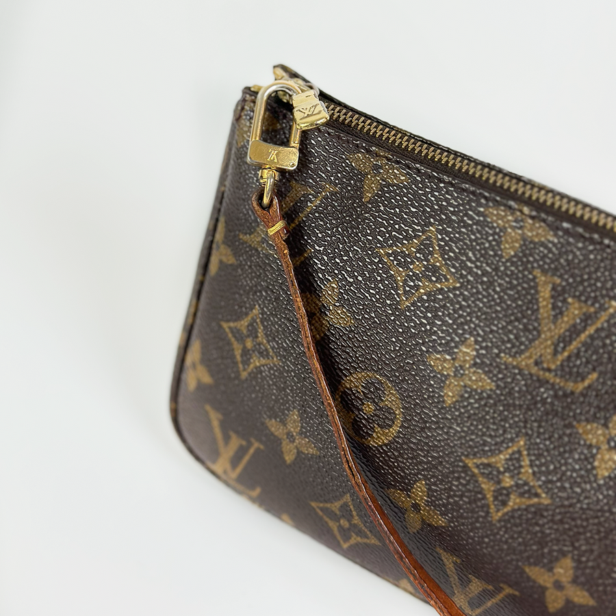 Louis Vuitton Pochette Accessoire