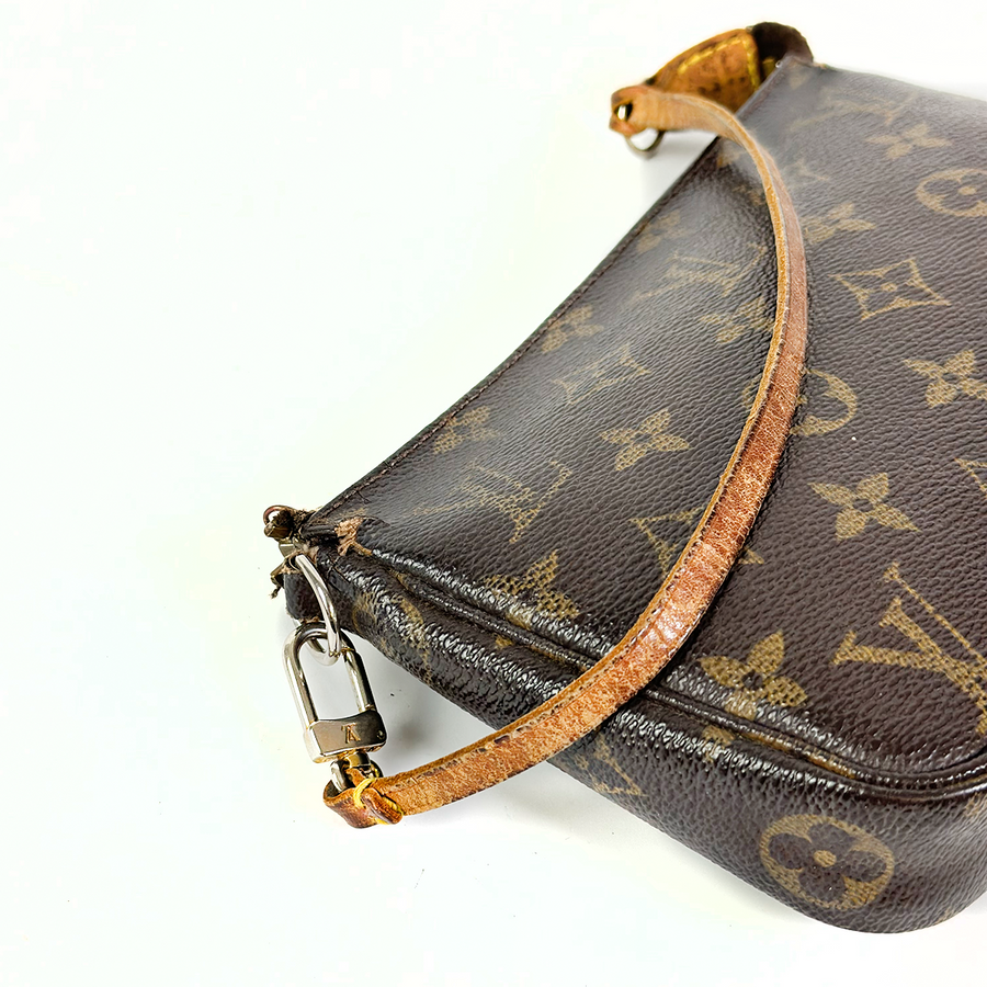 Louis Vuitton Pochette Accessoire