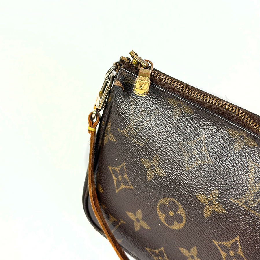 Louis Vuitton Pochette Accessoire