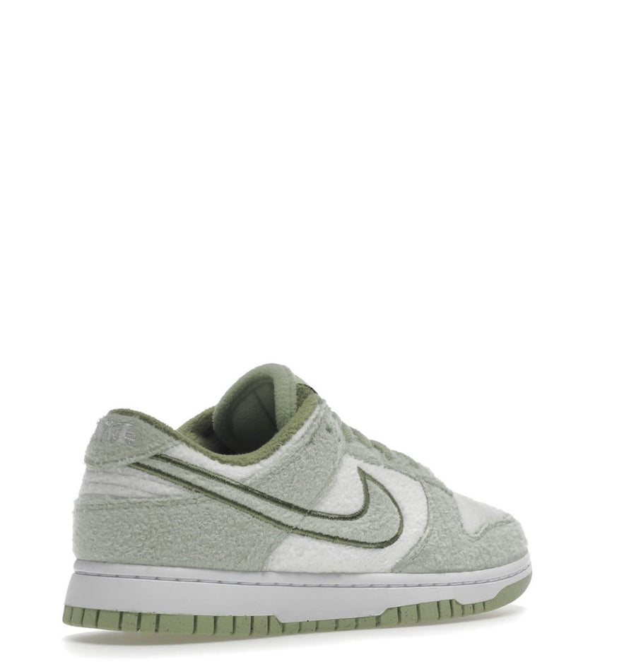 Nike Dunk Low SE 'Fleece Green'